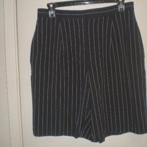 Women's Liz Golf by Liz Claiborne Black & White Striped Bermuda Shorts Size 10